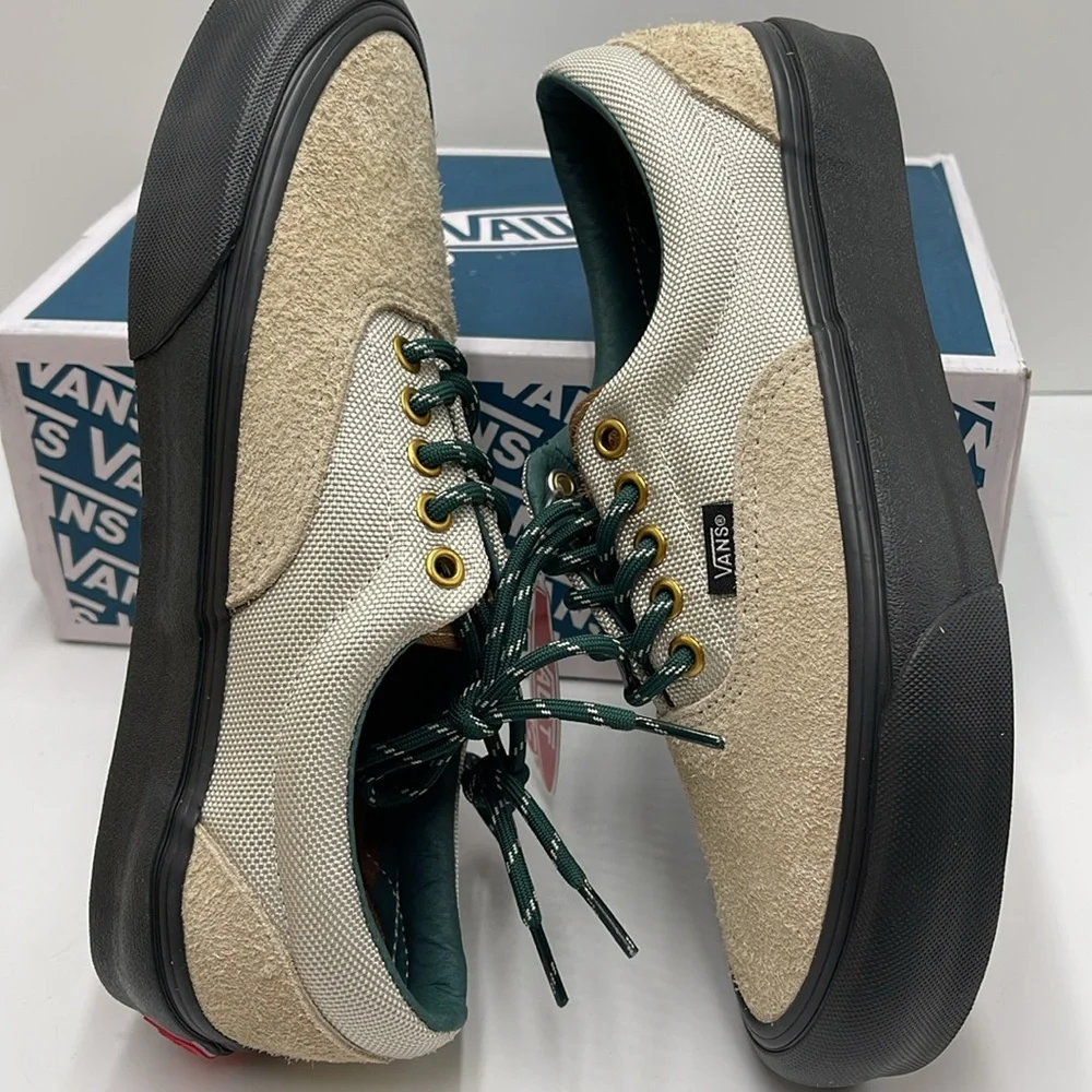 Vans Men’s Era VIt Lx
Hiker Bone White
VN0A4BNHBWQ
Sneakers - Picture 12 of 16